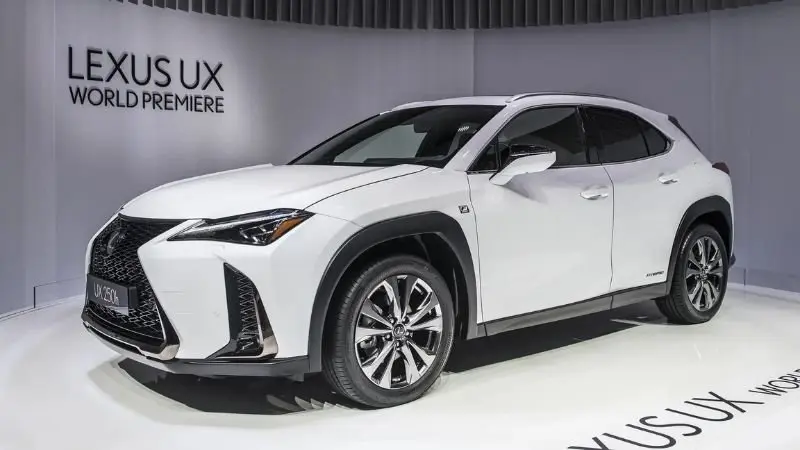 Ngoại thất Lexus UX200 sang trọng - Ảnh 1 Ngoại thất Lexus UX200 sang trọng - Ảnh 1