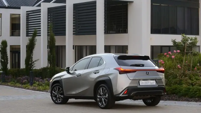 Ngoại thất Lexus UX200 sang trọng - Ảnh 21 Ngoại thất Lexus UX200 sang trọng - Ảnh 21