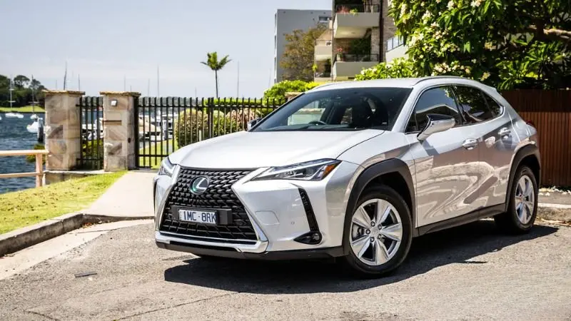 Ngoại thất Lexus UX200 sang trọng - Ảnh 25 Ngoại thất Lexus UX200 sang trọng - Ảnh 25