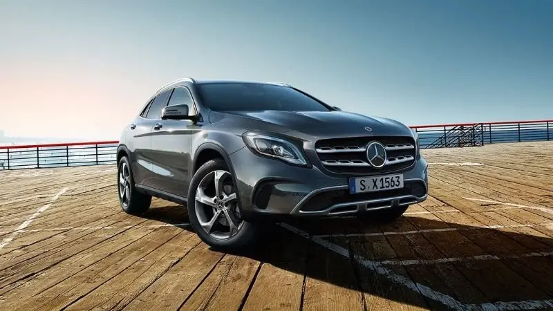 Ảnh xe Mercedes GLB 200 từ mọi góc nhìn 6