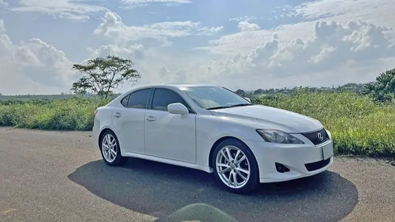 Phiên bản Lexus IS250 Sedan - Ảnh 2