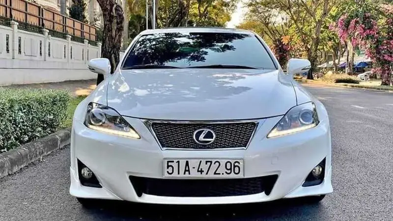 Phiên bản Lexus IS250 Sedan - Ảnh 3