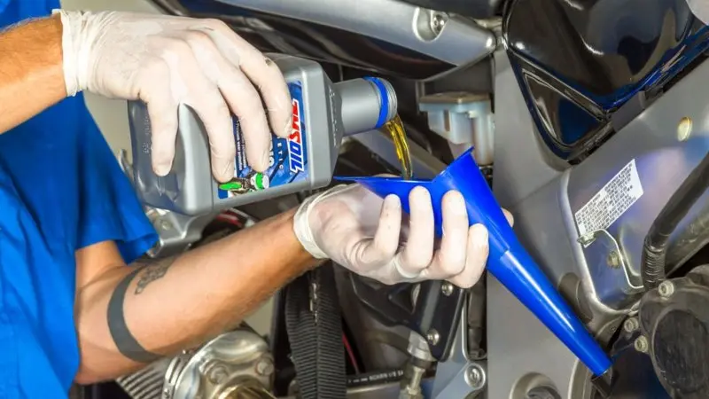 Dầu nhớt xe máy là gì? Dầu nhớt xe máy là gì?