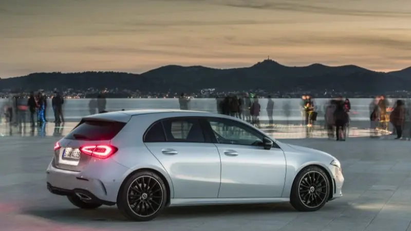 Hình xe Mercedes A200 mới nhất 8