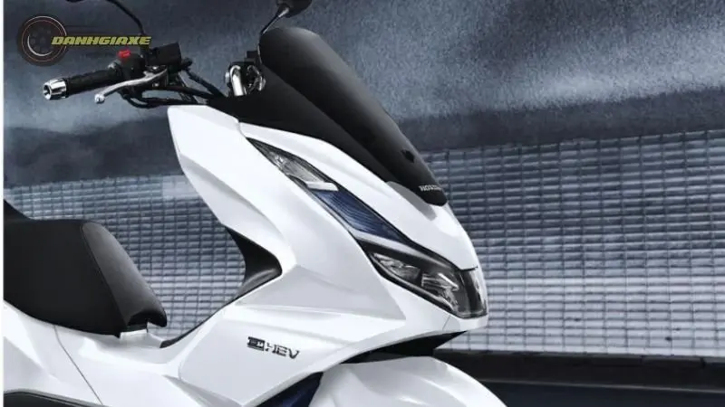Honda PCX eHEV 6