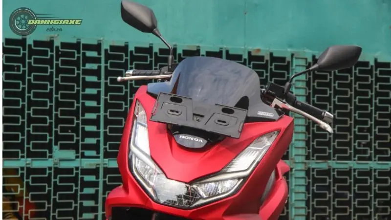 Honda PCX eHEV 8