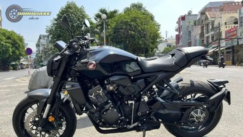 Honda CB1000R 7