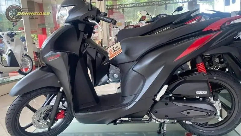 Honda Vision đen nhám