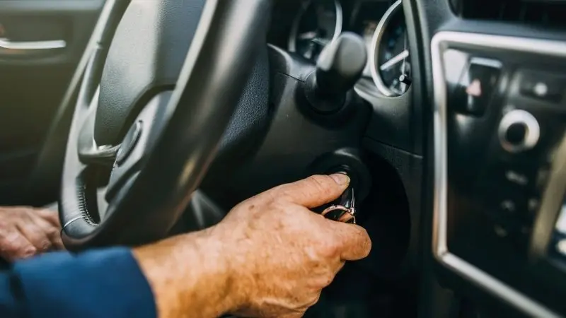 Kiểm tra nội thất xe