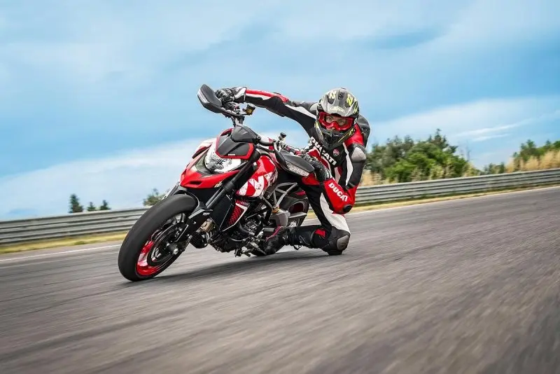 Ảnh xe Hypermotard 950 siêu đẹp 1