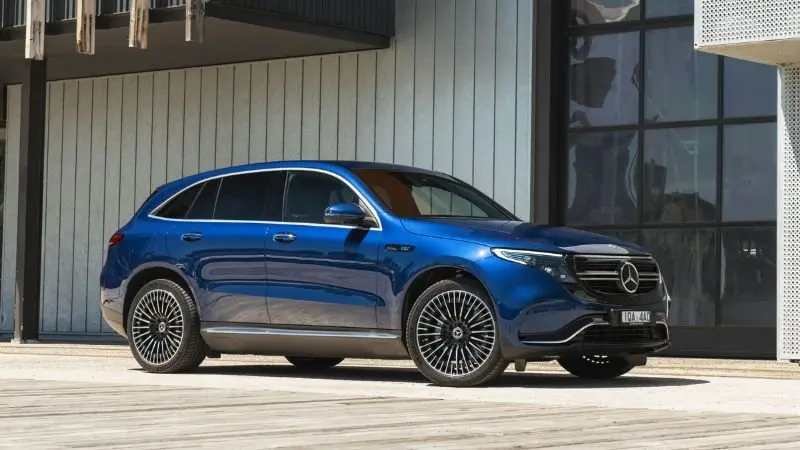 Ảnh ngoại thất Mercedes-Benz EQC 4