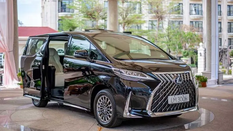 Ngoại thất của Lexus LM300h - Ảnh 1