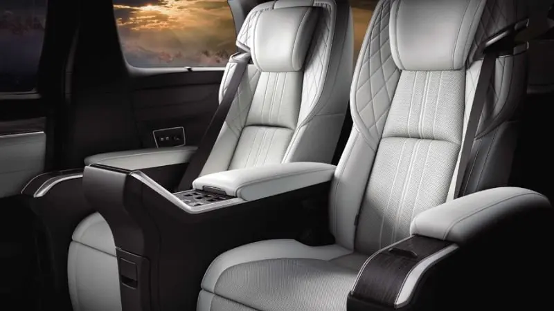 Nội thất sang trọng của xe Lexus LM300h - Ảnh 13