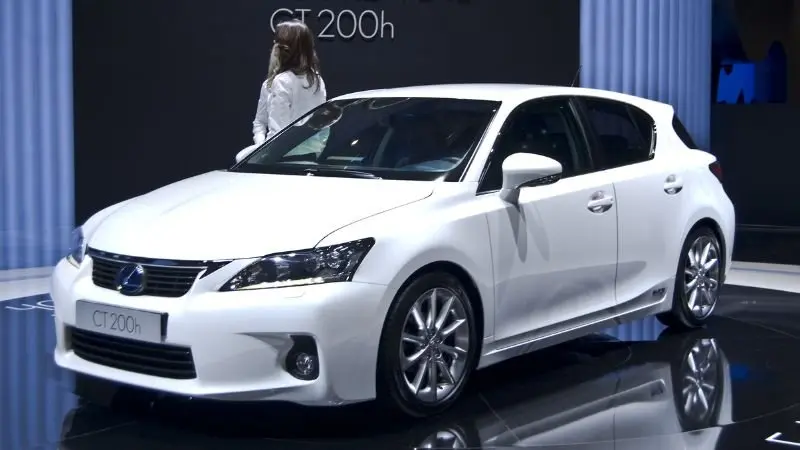 Ngoại thất Lexus CT 200 sang trọng và thể thao - Ảnh 26