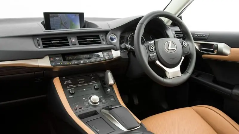 Nội thất Lexus CT 200 tiện nghi và thoải mái - Ảnh 1