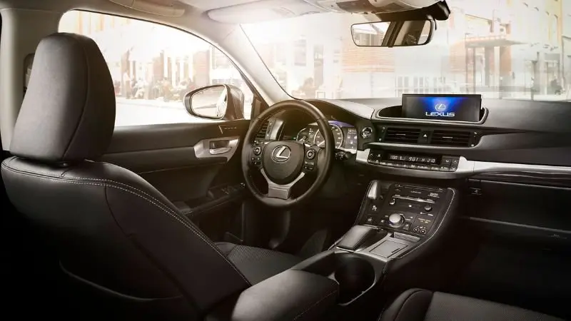 Nội thất Lexus CT 200 tiện nghi và thoải mái - Ảnh 4