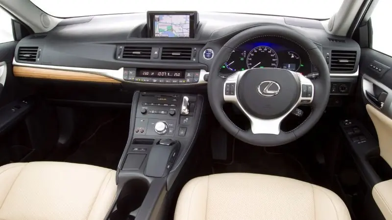 Nội thất Lexus CT 200 tiện nghi và thoải mái - Ảnh 6