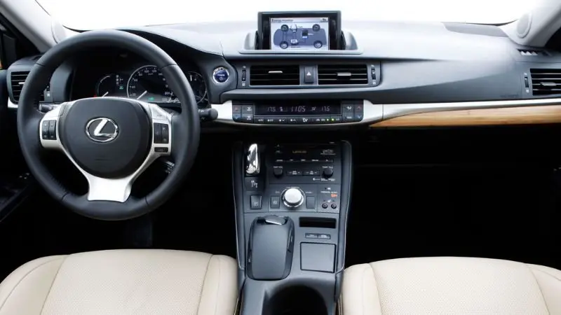Nội thất Lexus CT 200 tiện nghi và thoải mái - Ảnh 8