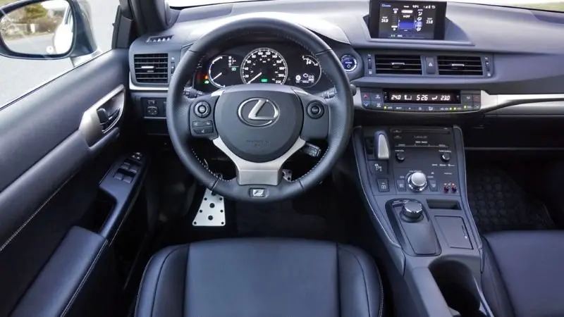 Nội thất Lexus CT 200 tiện nghi và thoải mái - Ảnh 13