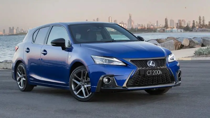 Ngoại thất Lexus CT 200 sang trọng và thể thao - Ảnh 10