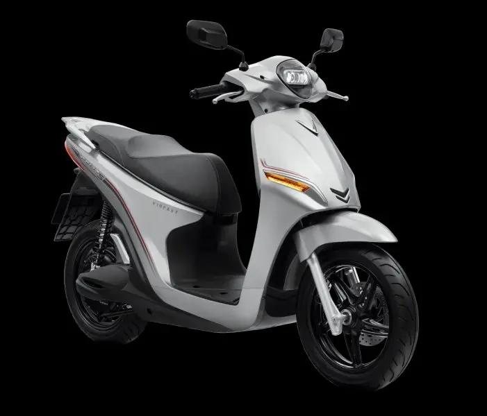 VinFast Feliz S màu bạc