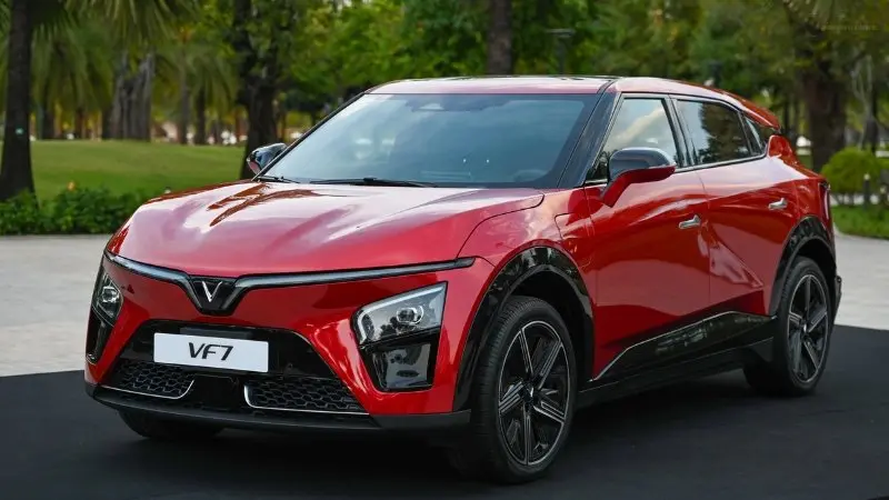 VinFast VF7 02