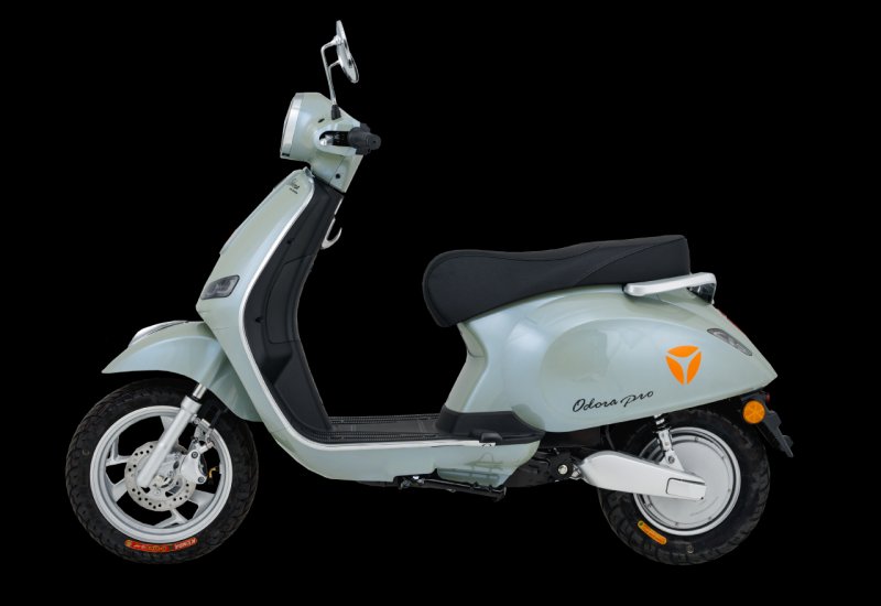 Yadea Odora Pro màu xanh