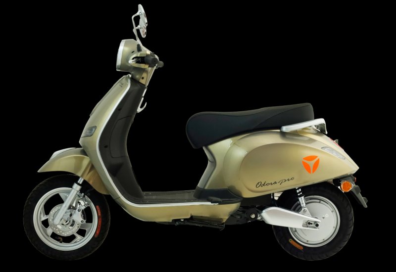 Yadea Odora Pro màu nâu tinh vân