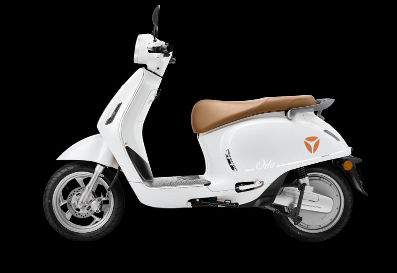 Yadea Orla 2024 màu trắng