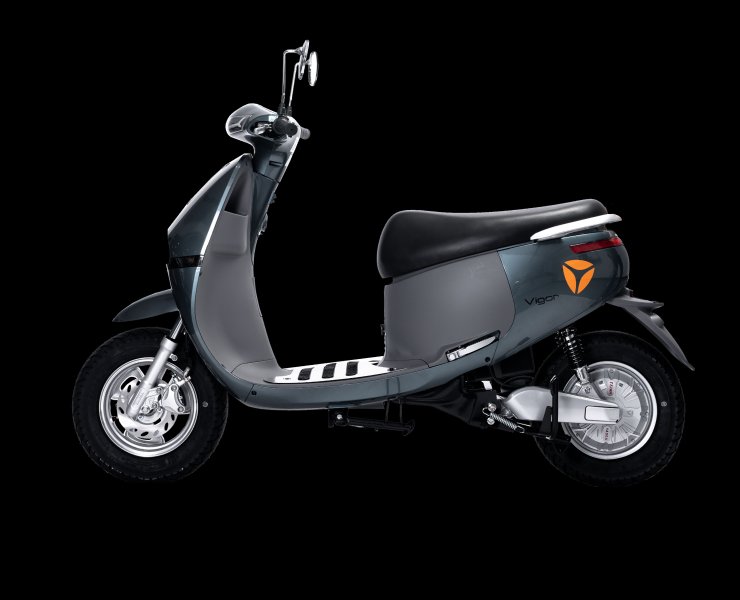 Yadea Vigor màu xanh