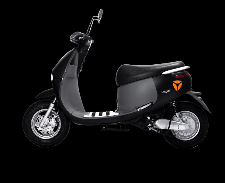 Yadea Vigor màu đen