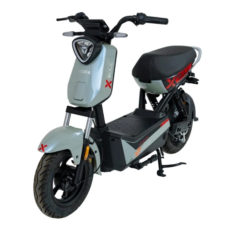 Đánh giá xe máy điện Yadea X - Bull 1