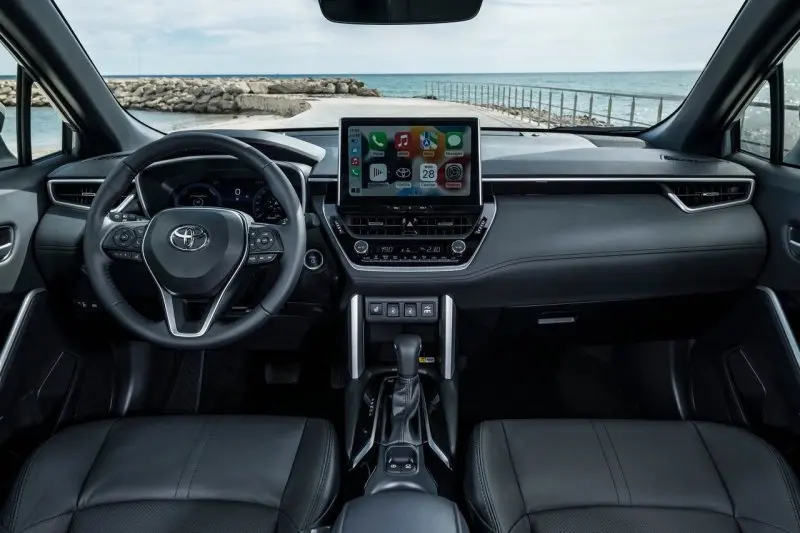 Nội thất tinh xảo của xe Toyota Corolla Cross 1.8G 15