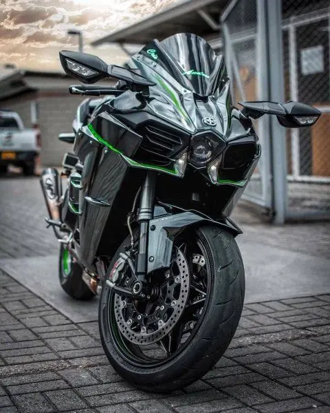 Kawasaki Ninja H2 28