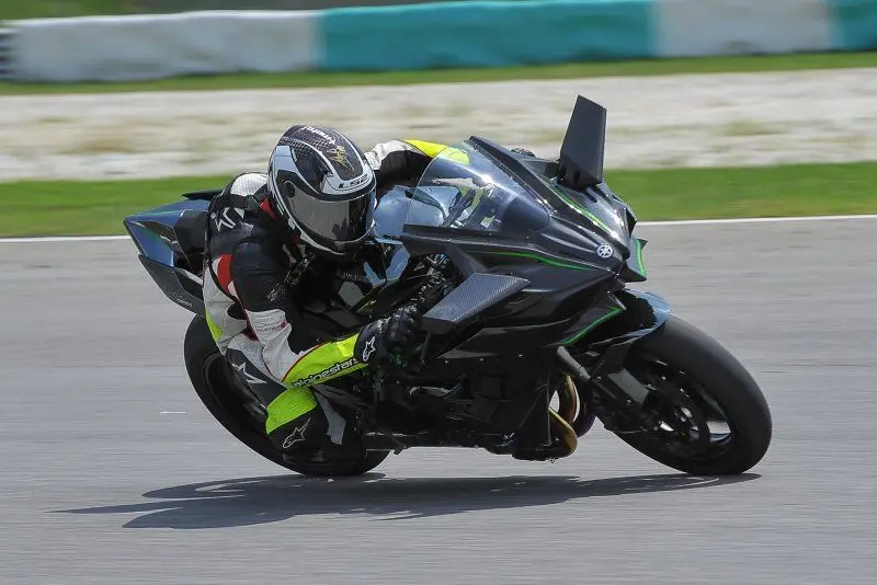 Kawasaki Ninja H2 31