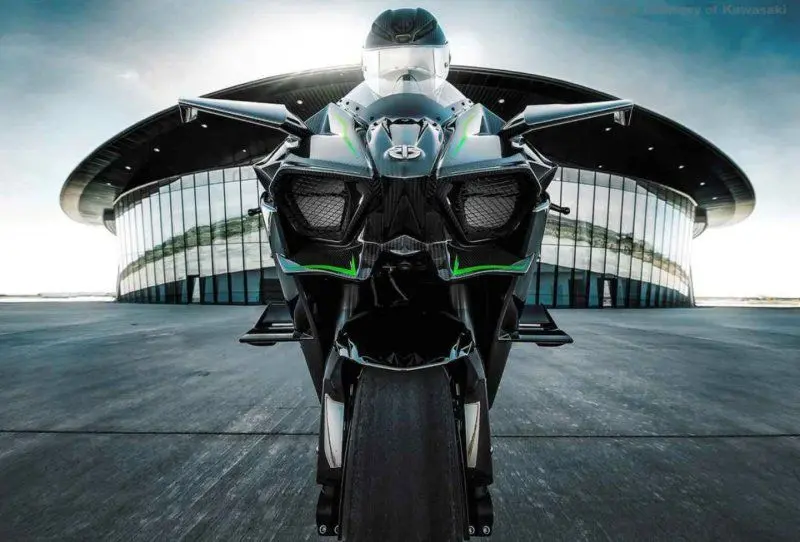 Kawasaki Ninja H2 21