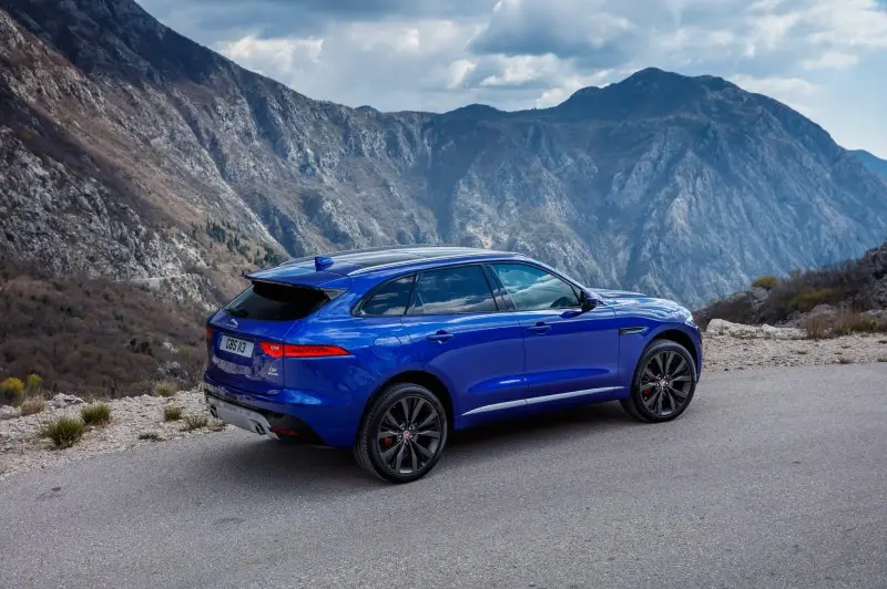 Jaguar F-Pace hình ảnh xe sang trọng 10