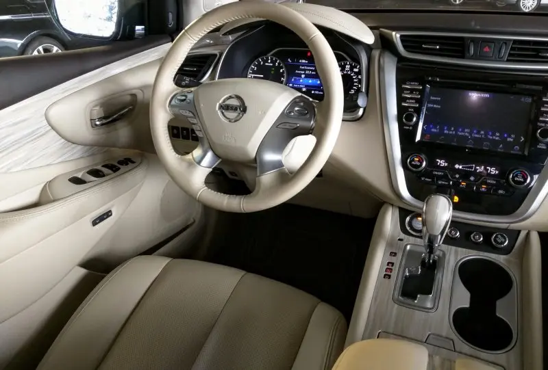 Bộ sưu tập hình nội thất xe Nissan Murano sang trọng 13