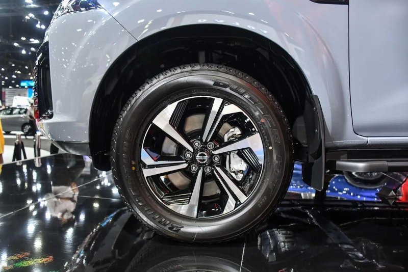 Ảnh xe Nissan Terra đẹp nhất hiện nay 13