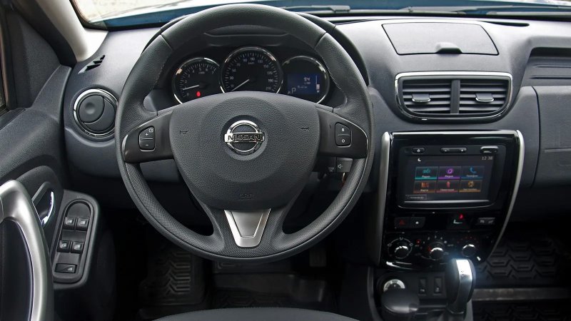 Hình ảnh Nissan Terra dưới góc chụp chi tiết 7