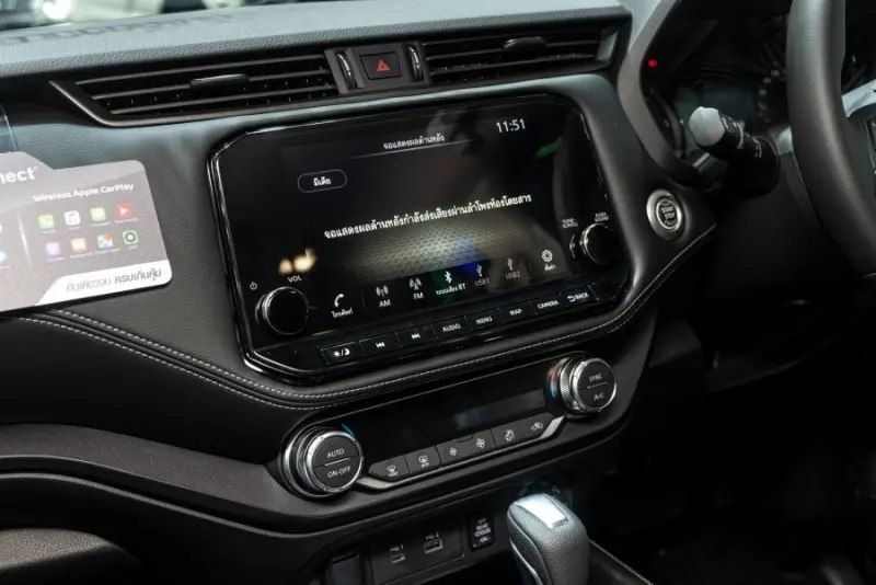 Hình ảnh Nissan Terra dưới góc chụp chi tiết 18