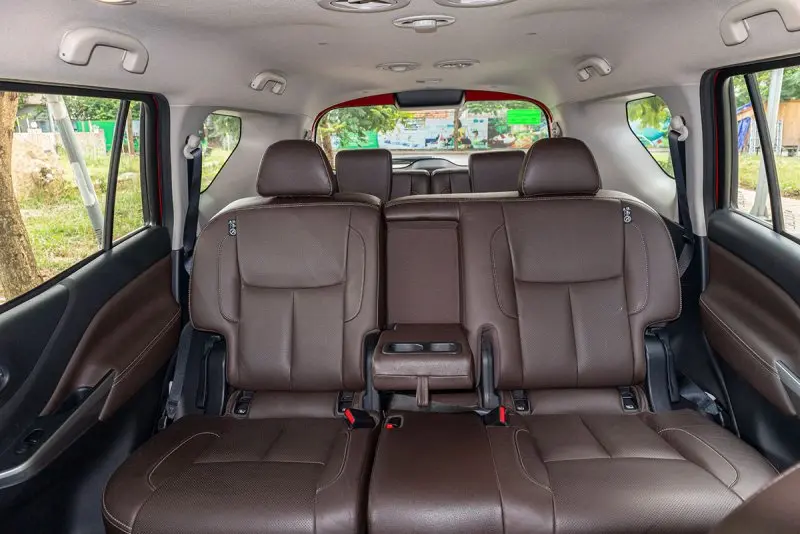 Hình ảnh Nissan Terra dưới góc chụp chi tiết 26