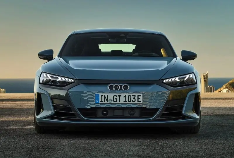 Siêu xe điện Audi E-Tron GT quattro 16