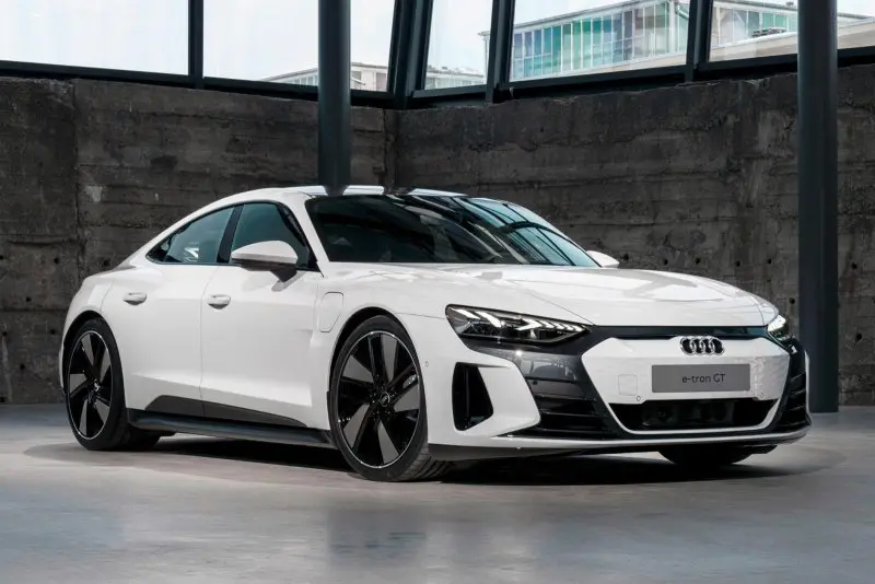 Siêu xe điện Audi E-Tron GT quattro 22
