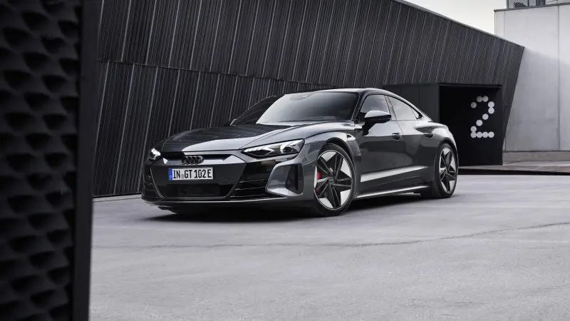 Siêu xe điện Audi E-Tron GT quattro 27
