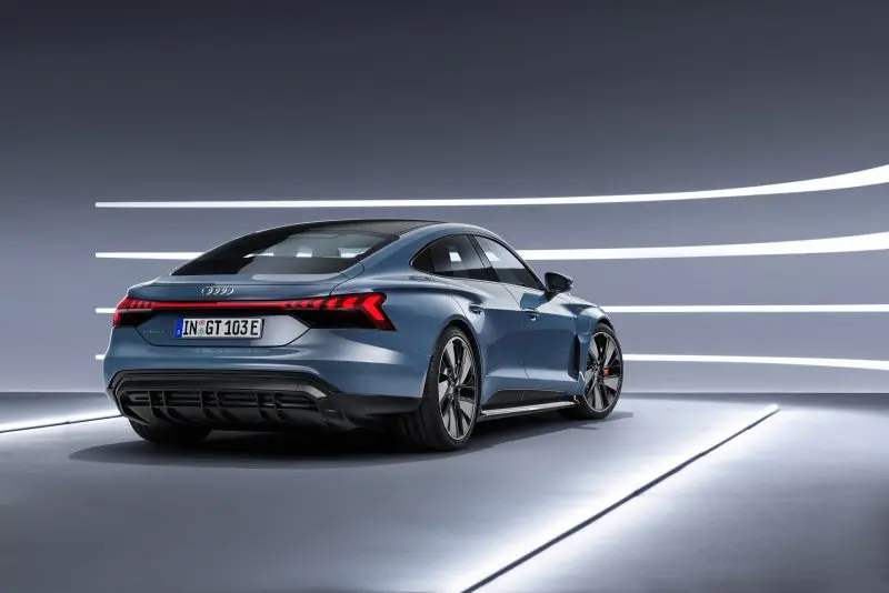 Bộ sưu tập hình ảnh chi tiết E-Tron GT quattro 18