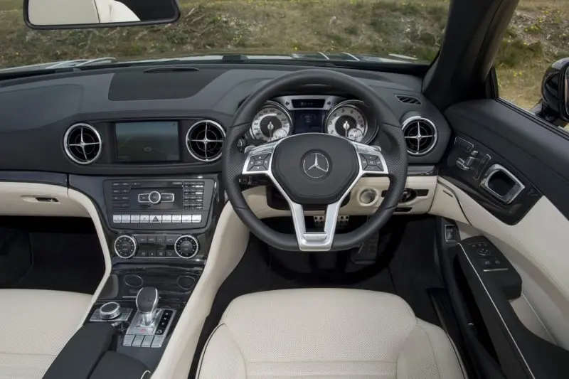 Chi tiết ảnh xe Mercedes-Benz SL 400 với đa góc nhìn 15