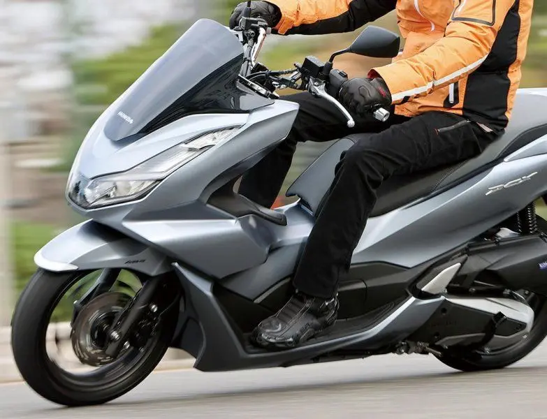 Honda PCX eHEV 2
