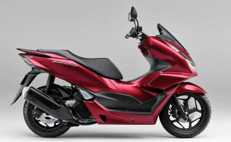 Honda PCX eHEV 13
