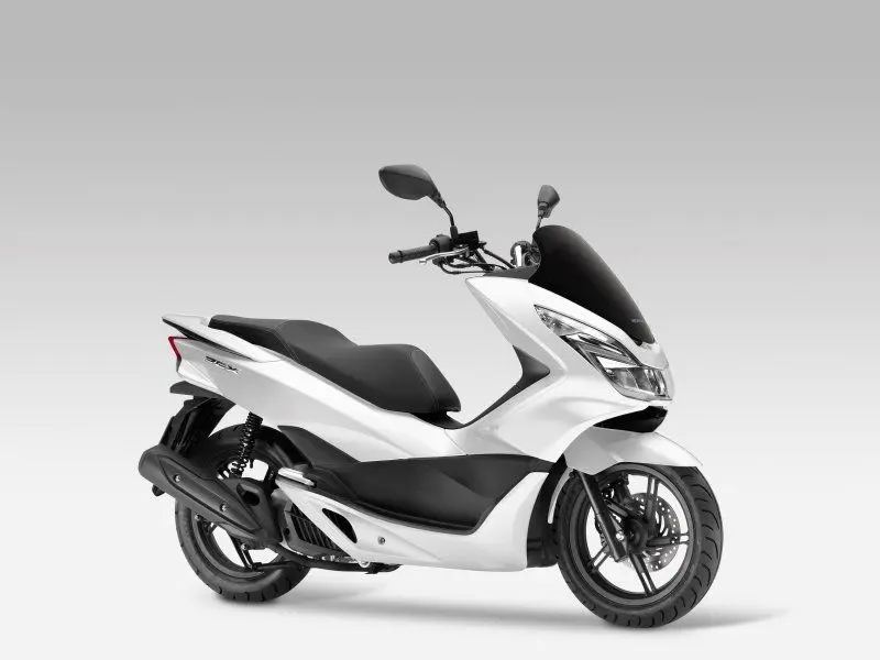 Honda PCX eHEV 19